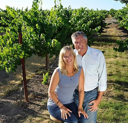 scott michelle in vineyard
